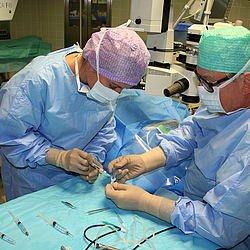 10_Vorbereitung_Linsenimplantat.JPG