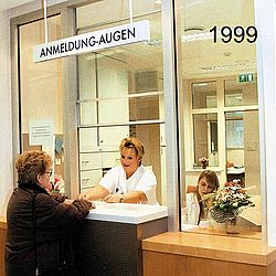 09_Augenambulanz_Anmeldung_1999.JPG